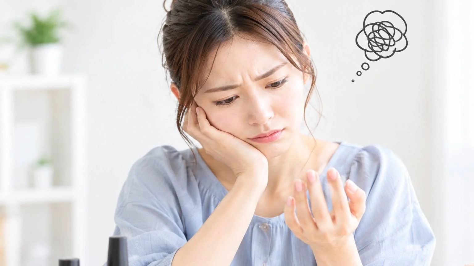 練習が合っているのか分からず悩む女性